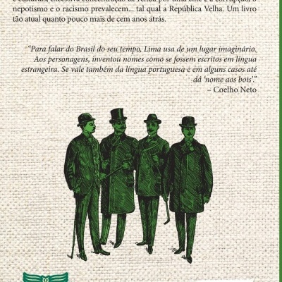 Parte de trás de livro com texto, ilustração de quatro homens com fatos verdes e códigos ISBN e logótipos