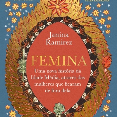 Capa de livro azul com título FEMINA em letras douradas, decorada com flores e moldura dourada e vermelha