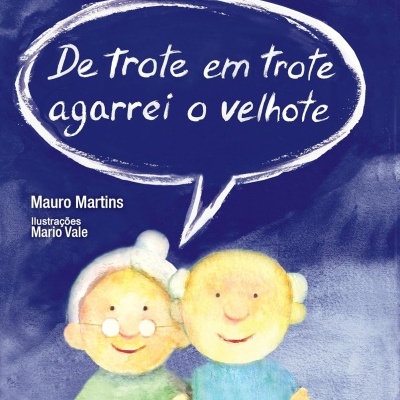 Capa de livro com ilustração de casal idoso e texto em balão de fala