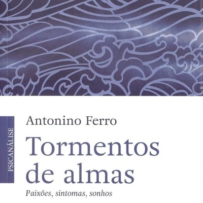 Capa de livro Tormentos de almas de Antonino Ferro com padrão azul ornamental
