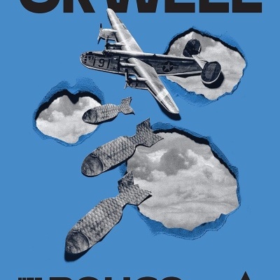 Capa azul de livro com avião e bombas com textura de peixe e texto em preto.