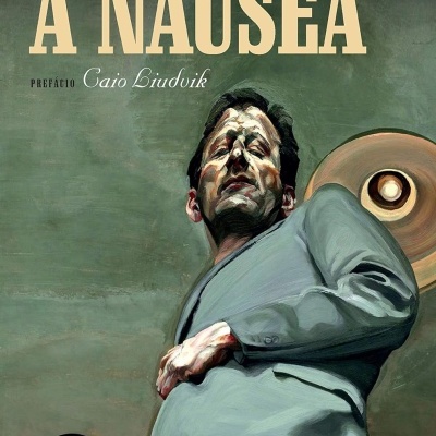Capa do livro A NÁUSEA de Jean-Paul Sartre com ilustração de homem de fato cinzento