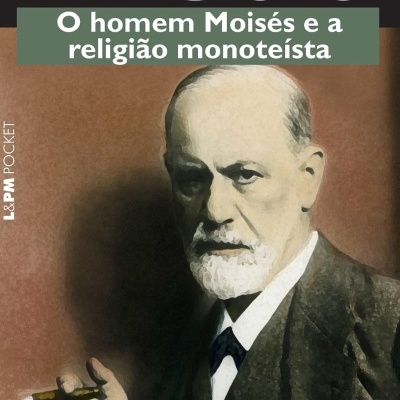 Capa de livro Freud O homem Moisés e a religião monoteísta com retrato de homem idoso com charuto