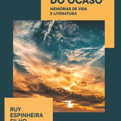 Capa de livro com título e autor, e imagem de céu ao pôr do sol