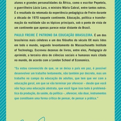 Contracapa de livro verde claro com texto em português, borda azul com riscas brancas, código ISBN e assinatura.