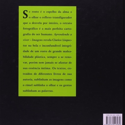Capa traseira de livro preta com texto em fundo verde e código ISBN na parte inferior direita.