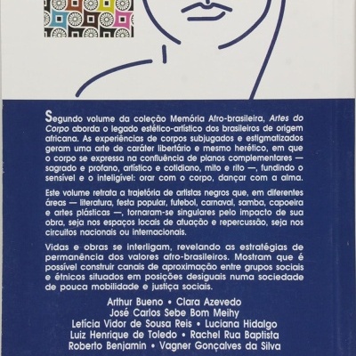Capa traseira de livro com texto sobre legado afro-brasileiro em português