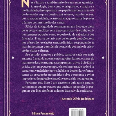 Capa traseira de livro roxo com texto e decoração dourada