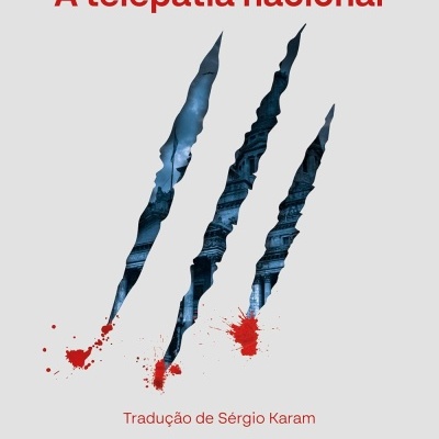 Capa do livro A telepatia nacional com marcas de garras e manchas de sangue