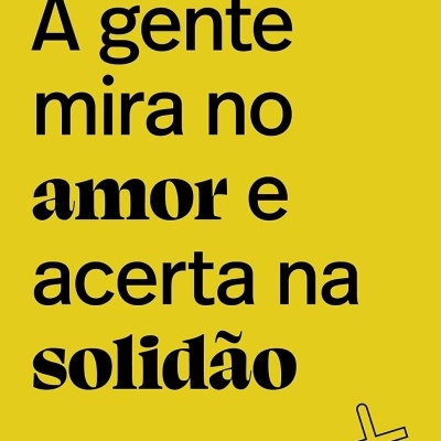 Capa de livro amarela com texto em preto e ilustração simples de gangorra.