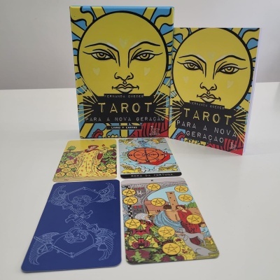 Conjunto de Tarot para a nova geração com caixa, livro e cartas coloridas