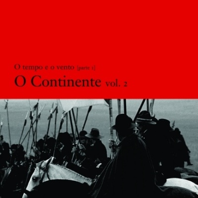 Capa de livro vermelho com cavaleiros a cavalo em fotografia preto e branco