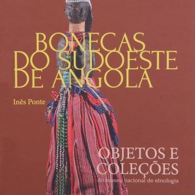 Capa de livro com boneca tradicional angolana e texto sobre bonecas do sudoeste de Angola