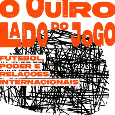 Capa de livro O Outro Lado do Jogo com texto laranja e preto e elementos gráficos abstratos.