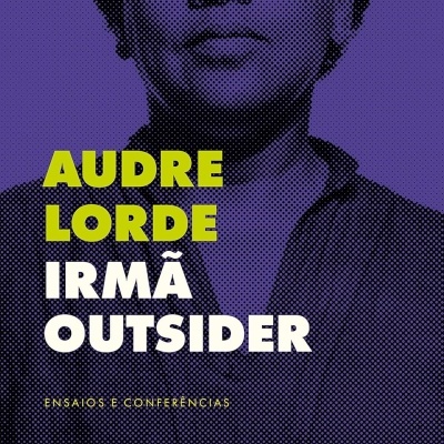 Capa do livro IRMÃ OUTSIDER de Audre Lorde com foto da autora em fundo roxo