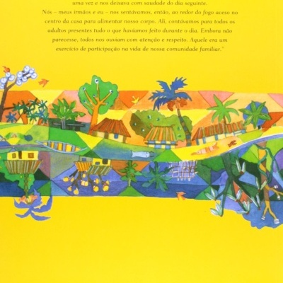 Parte traseira de livro amarelo com texto e ilustração de aldeia colorida