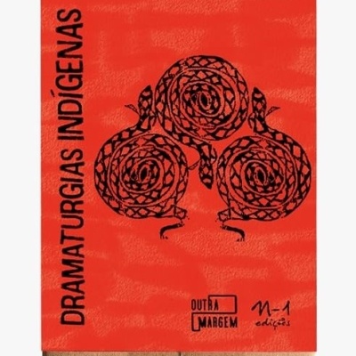 Livro com capa vermelha e texto DRAMATURGIAS INDÍGENAS.