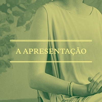 Capa de livro com mulher em túnica clara, chapéu e acessórios, texto Virginia Woolf A Apresentação