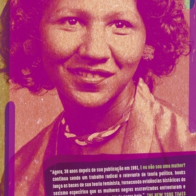 Capa de livro com foto artística de mulher e texto em português