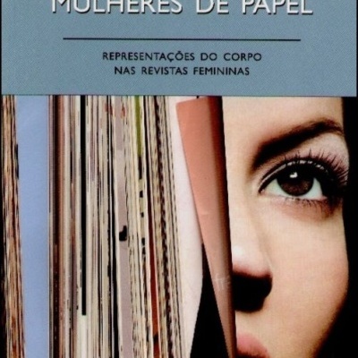 Capa do livro Mulheres de Papel com texto e imagem parcial de rosto feminino