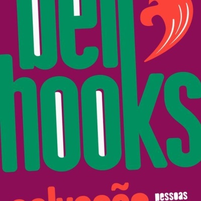 Capa de livro com texto bell hooks e salvação pessoas negras e o amor em fundo roxo