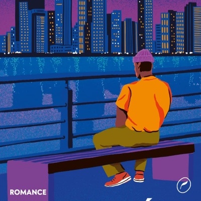 Capa de livro com ilustração de homem sentado a olhar para uma cidade à noite, texto do título e autor
