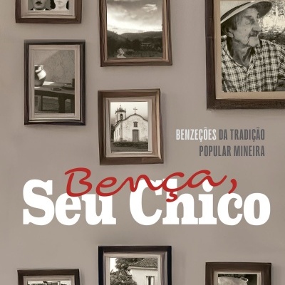 Capa de livro com fotografias antigas emolduradas em madeira e texto em branco e vermelho