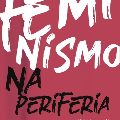 Capa de livro cor de rosa com texto branco e preto FEMINISMO NA PERIFERIA, autor Mikki Kendall