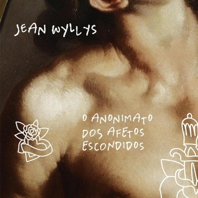 Capa de livro com torso masculino e texto manuscrito branco