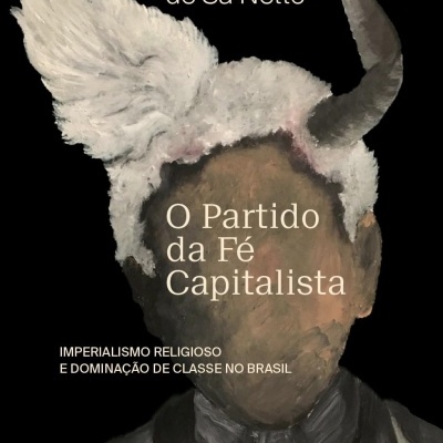 Capa de livro com ilustração de figura sem rosto com asa e chifre, texto do título e autor