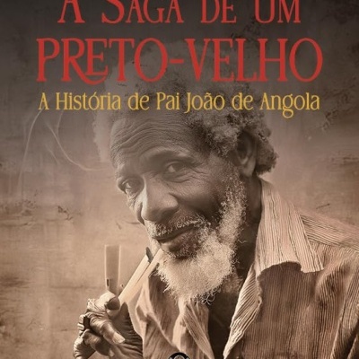 Capa do livro com retrato de homem idoso sorridente a fumar cachimbo