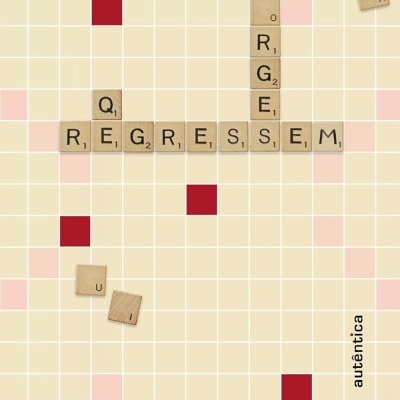 Capa de livro com letras de Scrabble e texto em português