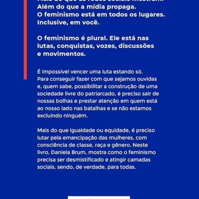 Capa traseira azul de livro com texto em português sobre feminismo e código de barras
