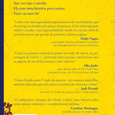 Contracapa de livro amarela com texto em português, citações, código de barras e folhas vermelhas decorativas
