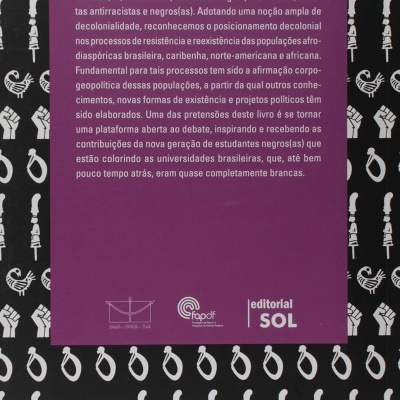 Contracapa de livro roxa com texto branco e fundo preto com padrões brancos.