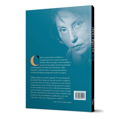 Livro capa azul com rosto feminino e texto em português na contracapa