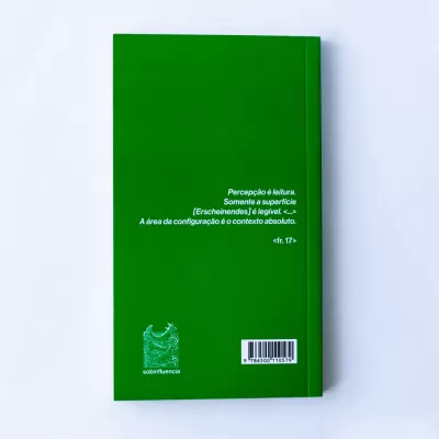 Capa traseira de livro verde com texto branco e código de barras