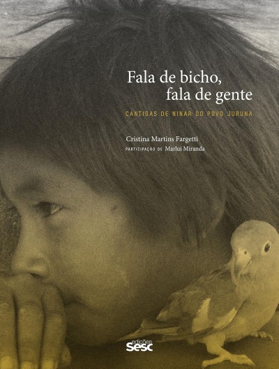 Capa de livro com criança e ave em tons sépia e textos em português.