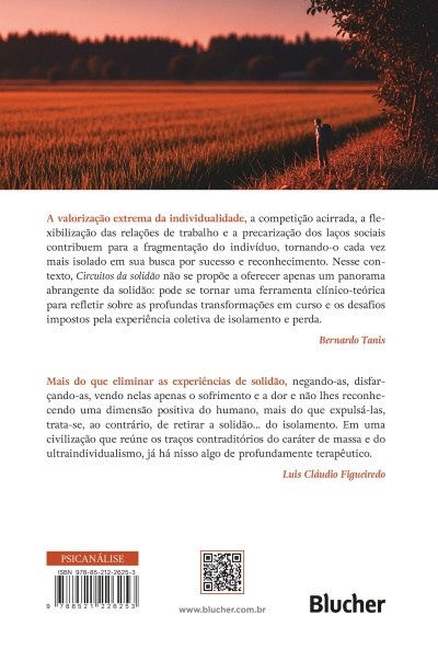 Parte traseira do livro com texto e imagem de campo ao pôr do sol com pessoa