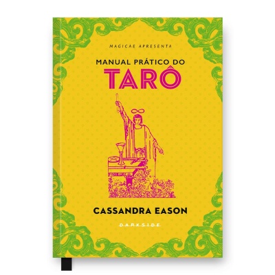 Capa de livro amarelo com texto e ornamentos verdes e rosa