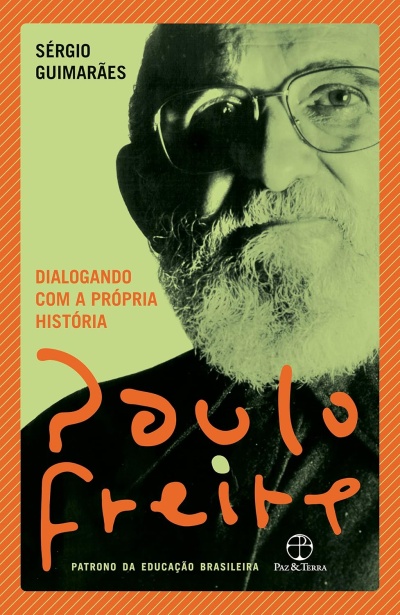 Capa de livro com fotografia de homem idoso, textos em preto e laranja sobre fundo verde e borda laranja