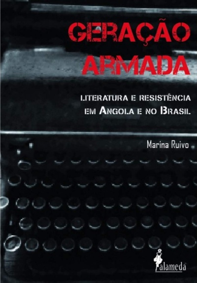 Capa de livro com máquina de escrever antiga e texto em vermelho e branco