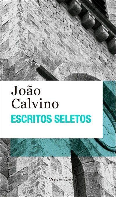Capa de livro com título e autor sobre fundo de muro de pedra cinzenta com relógio