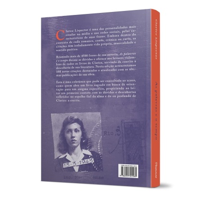 Livro com capa roxa e lombada laranja com texto e fotografia em preto e branco