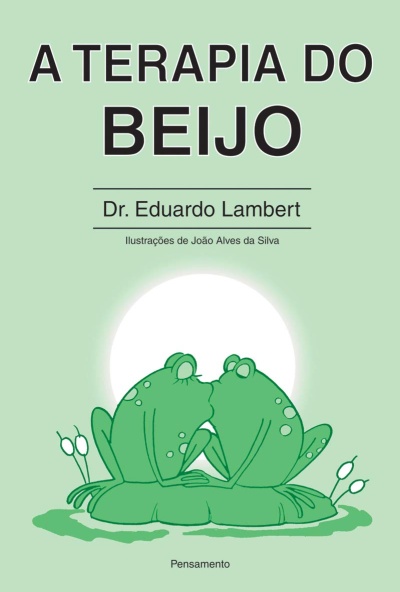 Capa de livro com duas rãs verdes a beijar-se num lírio sob a lua