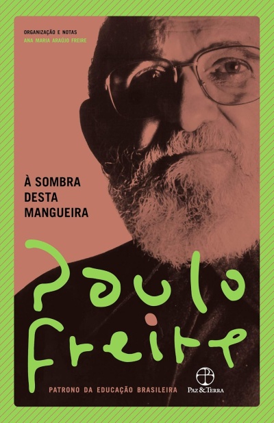 Capa de livro com foto de homem idoso e textos em verde e preto