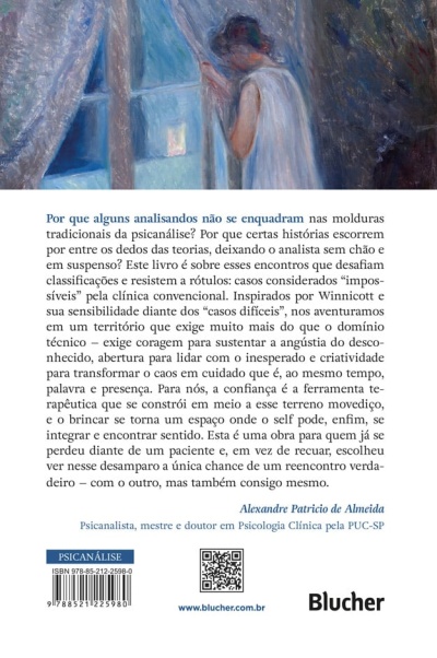 Contracapa de livro com texto em português, código de barras, QR code, logotipo Blucher e pintura de pessoa junto a janela