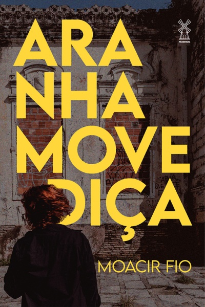 Capa de livro com título em letras amarelas e pessoa de costas em ambiente urbano degradado