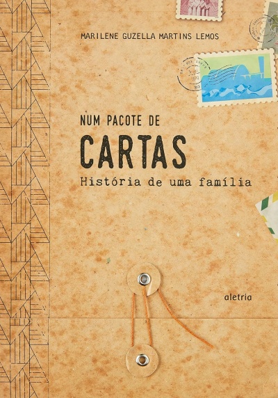 Capa de livro em papel castanho com texto e selos postais