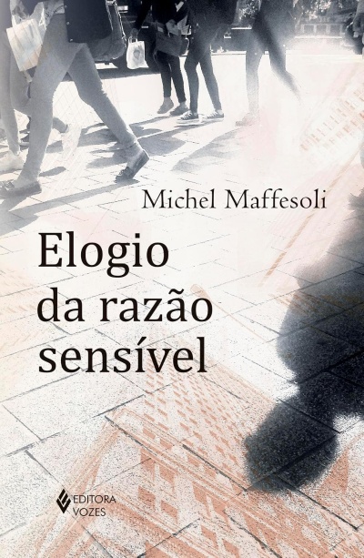 Capa de livro com título e nome do autor sobre imagem de pessoas a andar numa calçada